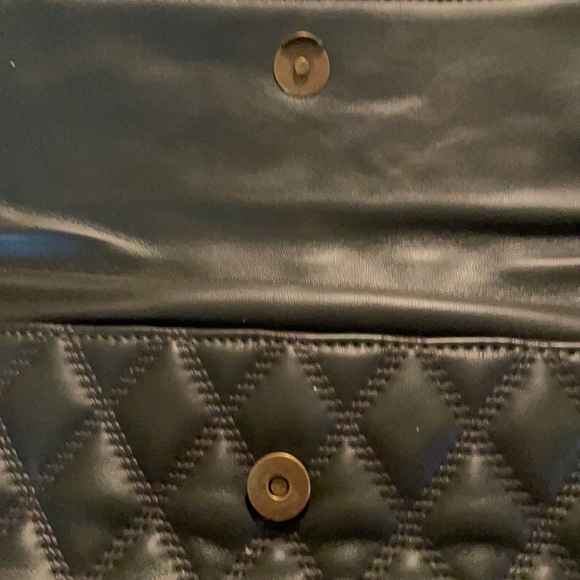 SOLD Vera Wang handbag - Picture 5 of 8